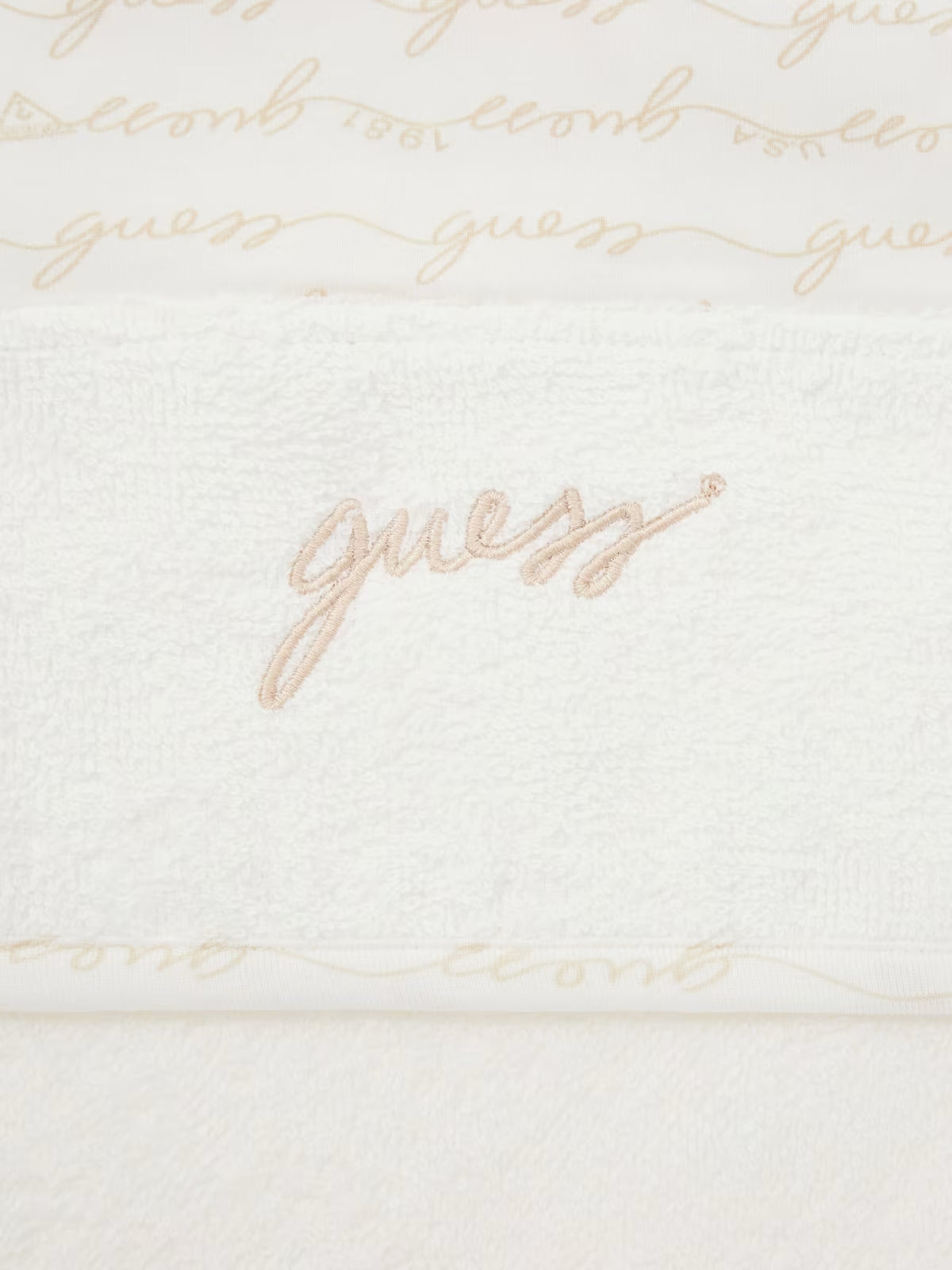 Комплект от три части за бебе Guess