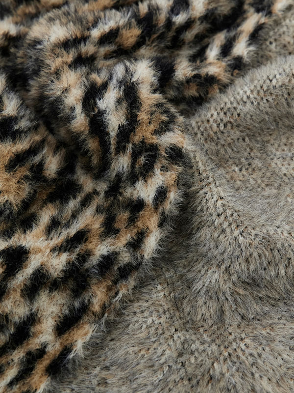 Шал с леопардов принт за момиче Guess