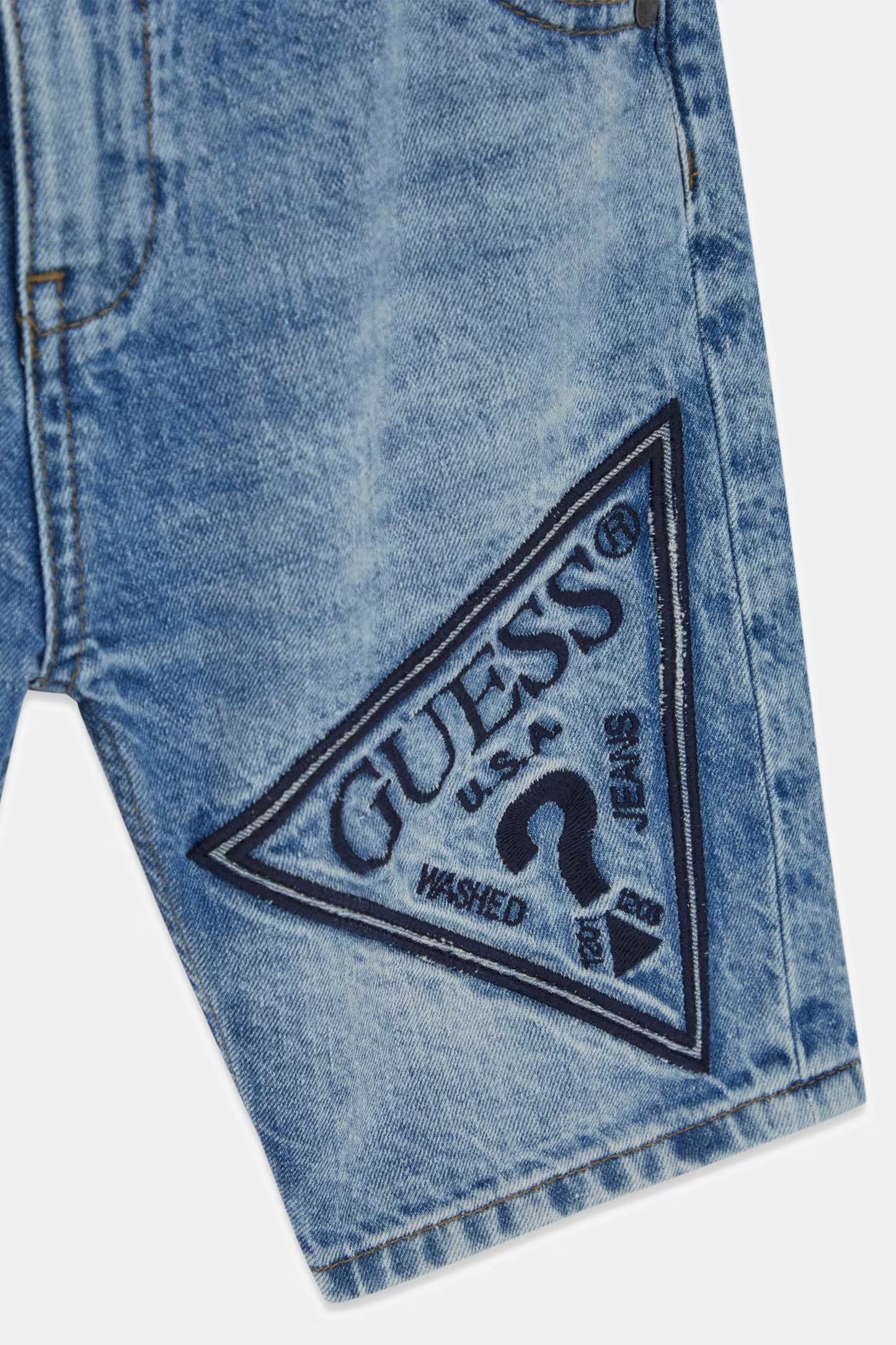 Къси дънкови пантлонки за момче GUESS