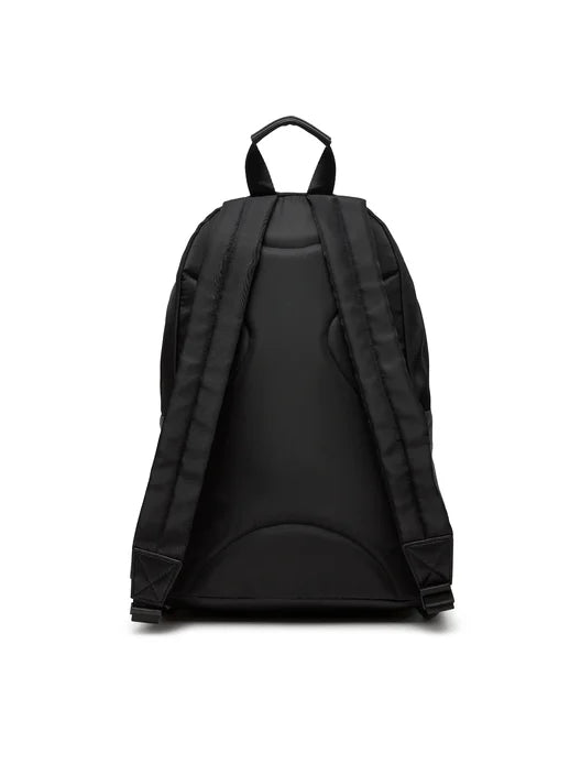 Раница в черно Guess